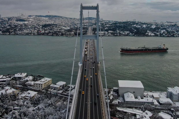 Bosfor boğazı gəmilərin hərəkəti üçün bağlanıb - FOTO/VİDEO
