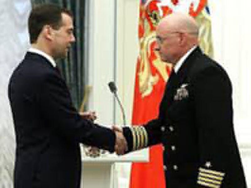 Medvedyevin verdiyi medalı poçtla geri göndərdi