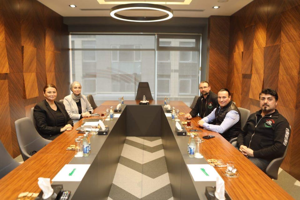 Deputat Macar-Turan Fondunun başqanı və təşkilatın fəalları ilə görüşüb