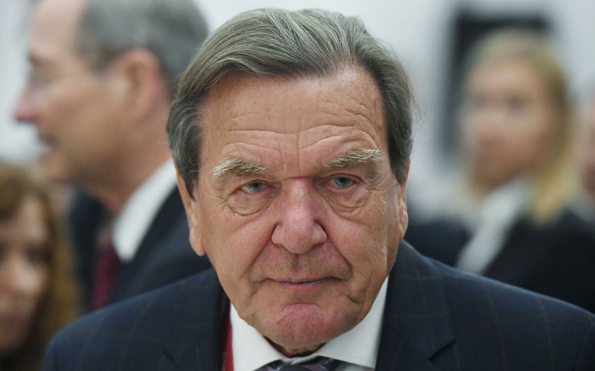 Rusiyanı dostu sayılan keçmiş kansler insanlığa qarşı cinayətdə ittiham olunur