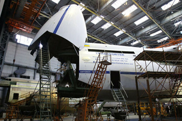 Rusiya “Antonov” aviazavodunu vurdu - VİDEO