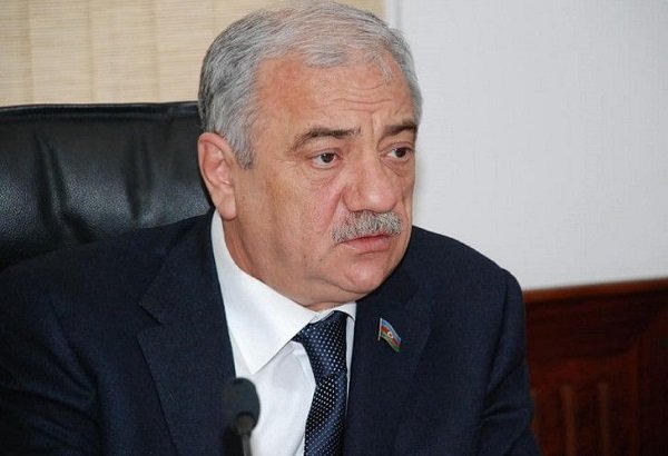 Səttar Möhbalıyevin qardaşının villasında öldürülən şəxs kimdir? - FOTO