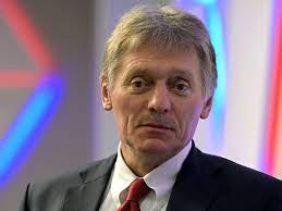 Putinin sözçüsü ORT-də müharibə əleyhinə plakatın nümayişinə münasibət bildirib