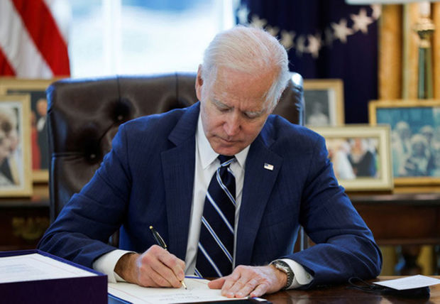 Байден подписал документ о помощи Украине в размере 13,6 млрд долларов