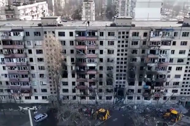 Иностранные журналисты показали разрушенные районы Киева - ВИДЕО