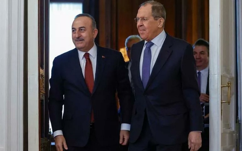 Lavrov Türkiyə XİN başçısı ilə müzakirə etdiyi məsələləri açıqlayıb