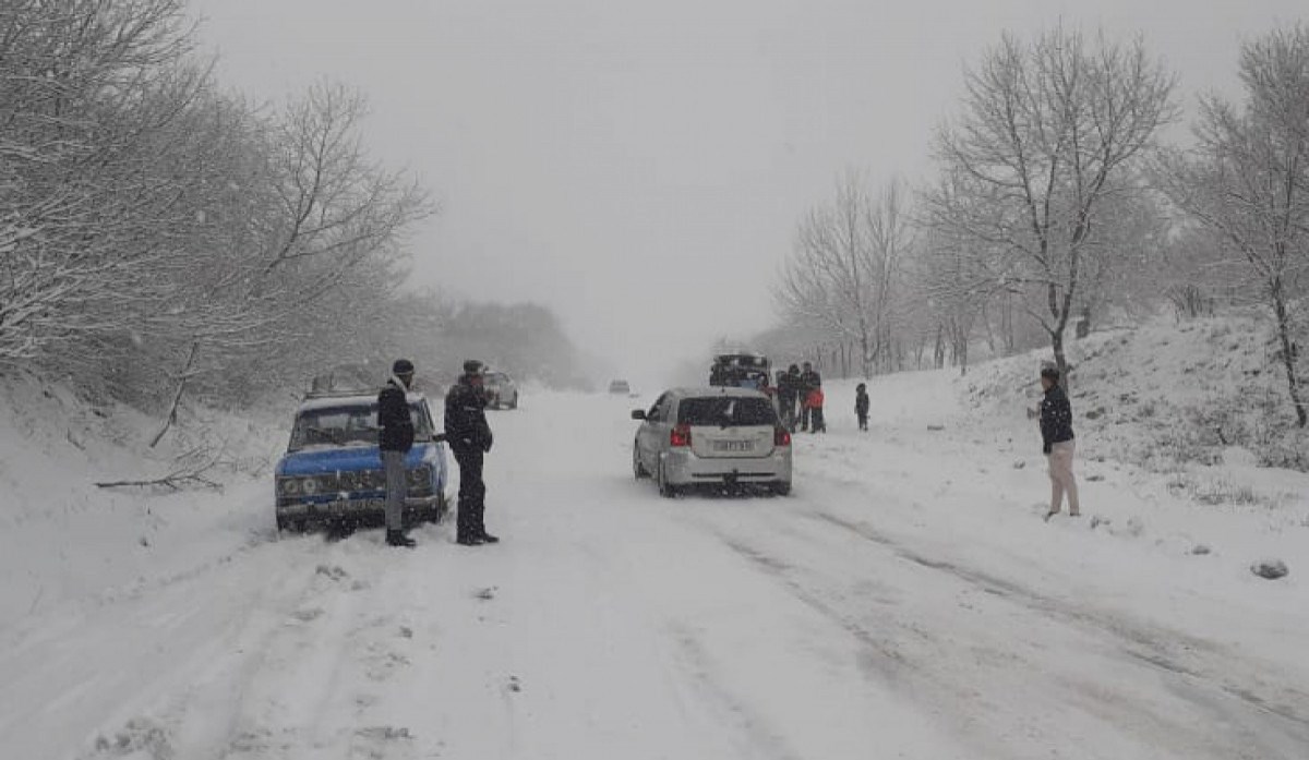 Nazirlik: Dağlıq və dağətəyi ərazilərdə yolların buz bağlayacağı gözlənilir