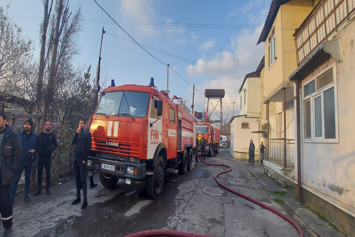 Göyçayda binada yanğın olub, iki nəfər xəsarət alıb - FOTO