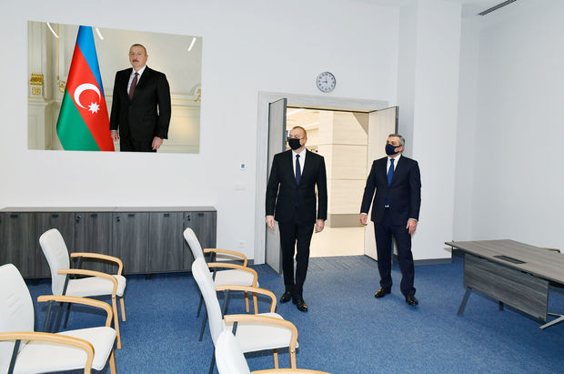 İlham Əliyev Prezident Administrasiyasının Vətəndaş Qəbulu Mərkəzinin açılışında iştirak etdi - FOTO