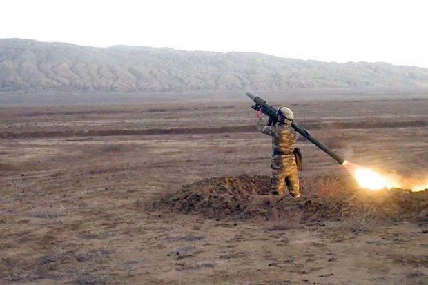 Hərbçilərimiz şərti hava hədəflərini məhv etdilər - VİDEO