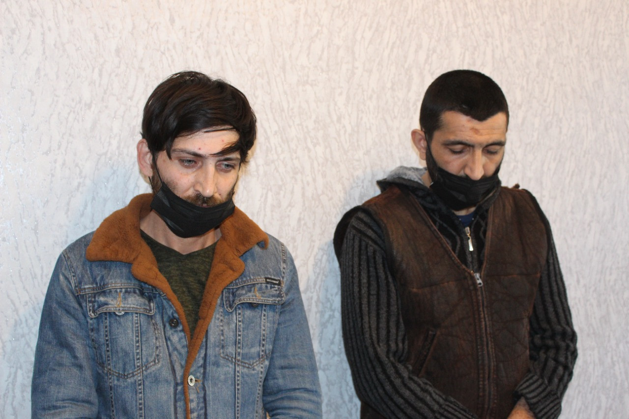 Avtomobili qaçırıb dövlət nişanını dəyişən dostlar tutulub - FOTO