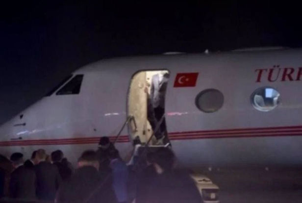 Ukrayna nümayəndə heyəti danışıqlara Türkiyə təyyarəsi ilə gəldi