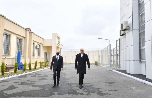 İlham Əliyev Bakıda yeni inşa edilmiş müasir penitensiar müəssisələrdə yaradılan şəraitlə tanış oldu