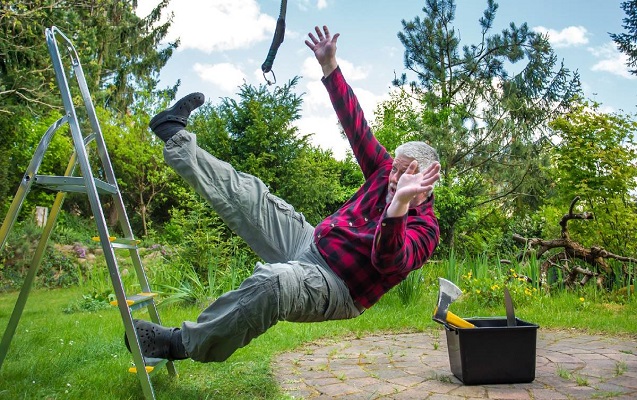 87 yaşlı kişi damdan yıxılaraq öldü