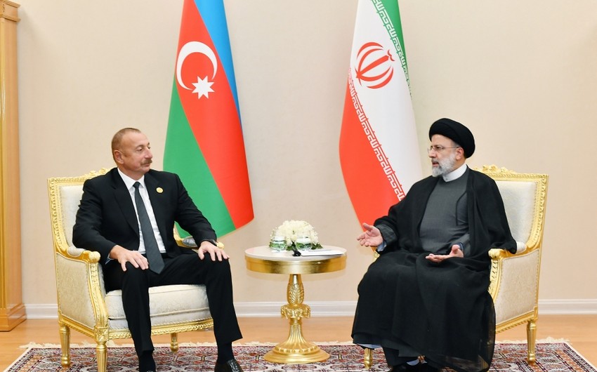 İran Prezidenti Azərbaycan liderinə təbrik məktubu ünvanlayıb