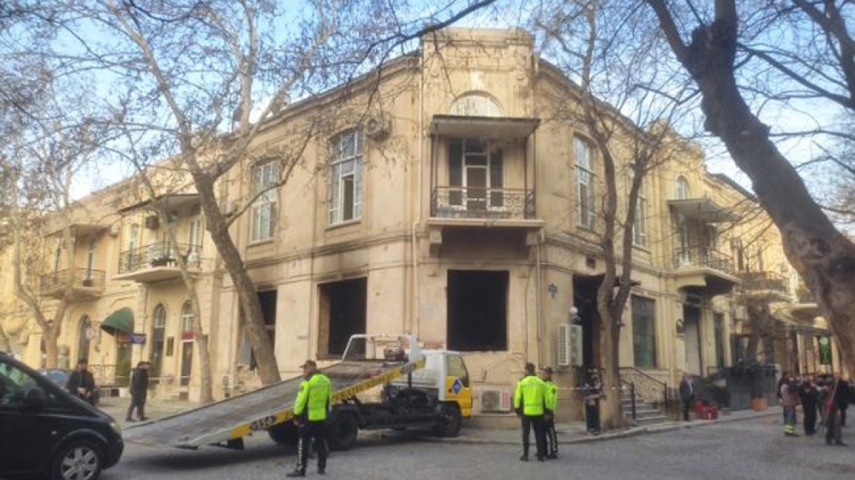 Bakıda partlayış zamanı 13 avtomobil zədələnib