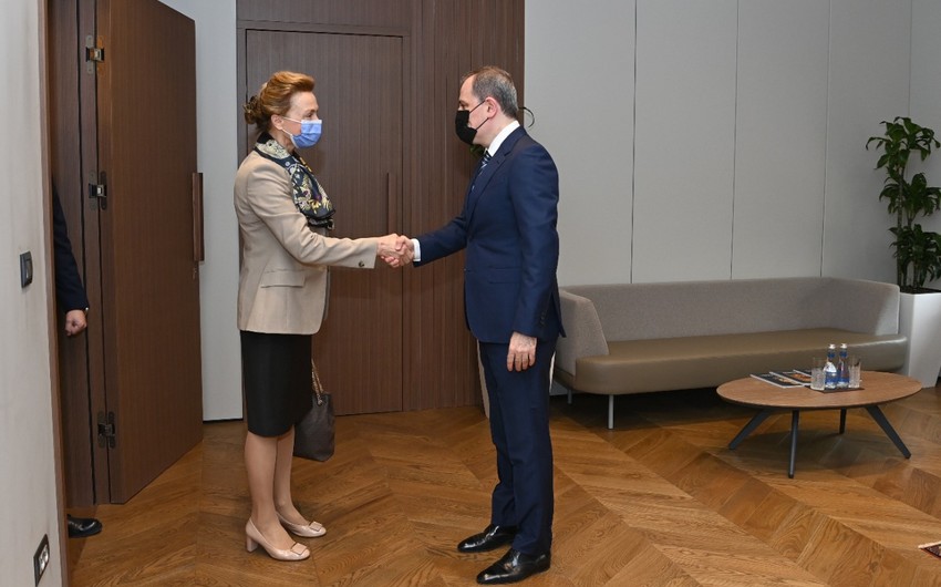 Ceyhun Bayramov Qarabağda aşkarlanan kütləvi məzarlıqlar barədə AŞ-ın Baş katibini məlumatlandırıb