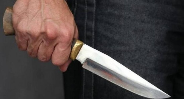 Göygöldə 30 yaşlı kişi keçmiş qayınatasını bıçaqlayıb