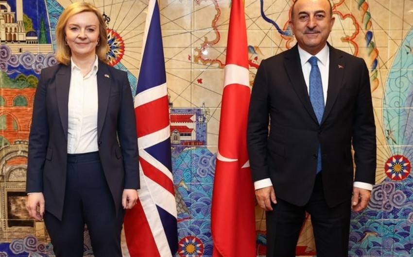 Türkiyə və Britaniya XİN başçıları Ukraynadakı durumu müzakirə edib