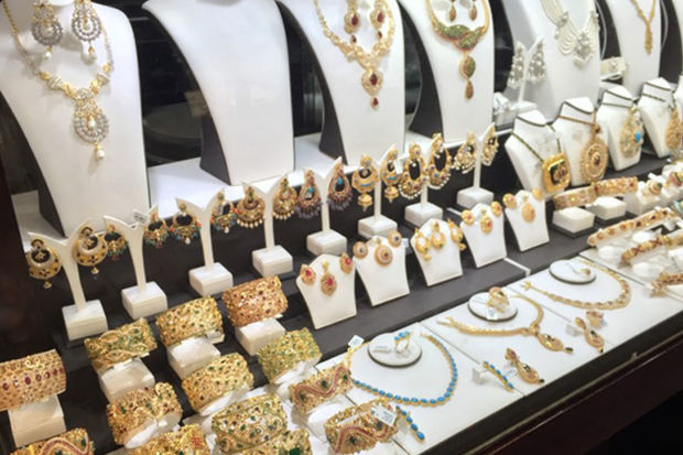 Bakıda mağazada qızıl adı ilə dəmir boyunbağı satılıb - VİDEO