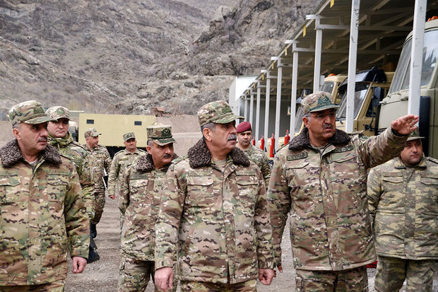 Zakir Həsənov qoşunların döyüş qabiliyyətinin daha da artırılması ilə bağlı tapşırıq verdi - FOTO/VİDEO