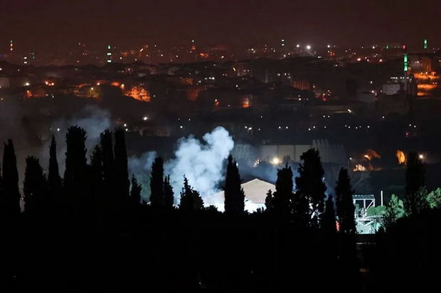 İstanbulda silah anbarında partlayış olub - FOTO/VİDEO