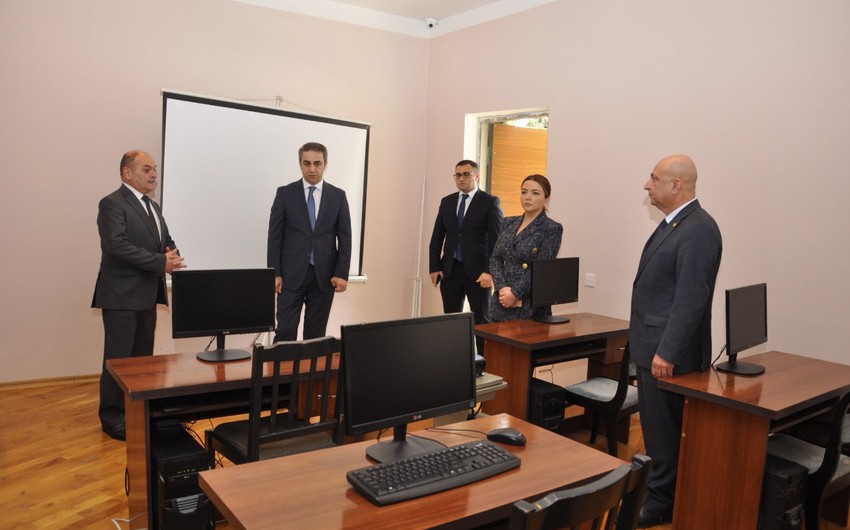 Prezident Administrasiyasının sektor müdiri iki QHT-nin ofisinə baş çəkib