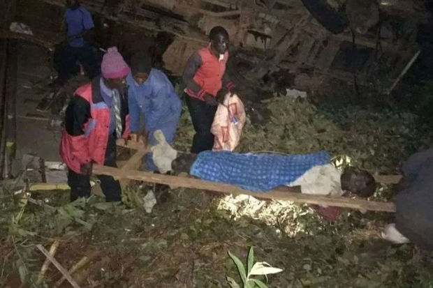 Pasxa bayramını qeyd etmək üçün yola çıxan ziyarətçilər ağır qəzaya düşdülər: 35 sərnişin həlak oldu