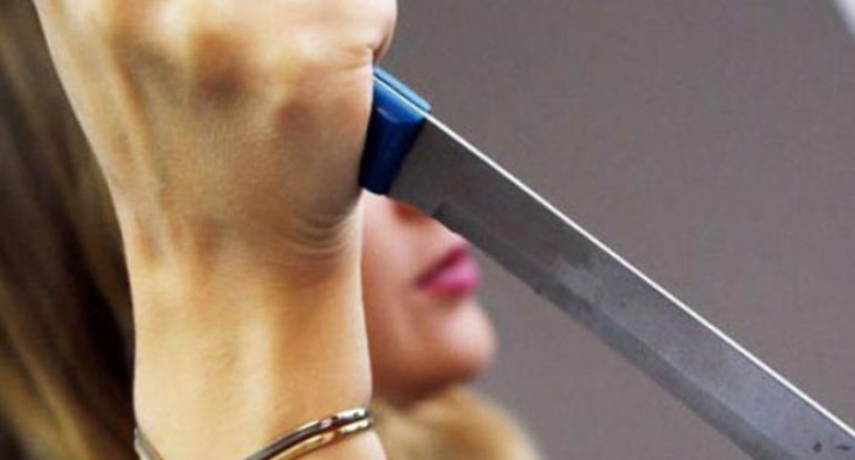 Zaqatalada arvad ərini bıçaqladı