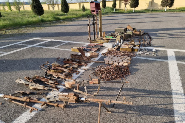 Qumbaraatan, raket, pulemyot: Füzulidə hücum silahları aşkar edildi - FOTO