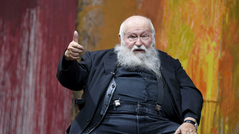 İnsan qanıyla rəsm çəkən rəssam 83 yaşında öldü