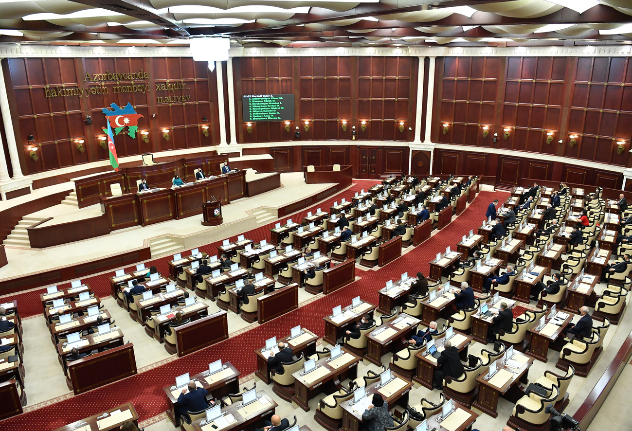 Əmək pensiyaları ilə bağlı dəyişikliklər paketinin Milli Məclisin plenar iclasında müzakirəyə çıxarılacağı tarix açıqlanıb