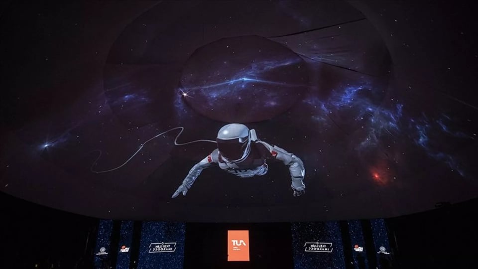 Türkiyə Kosmik Agentliyindən bir ilk: Türk astronavtı gələn il kosmosa gedəcək