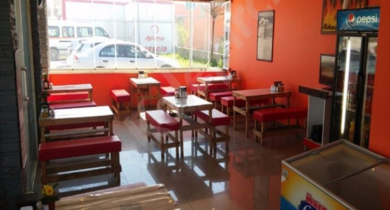 Dönərxanada atasını öldürdü - FOTO