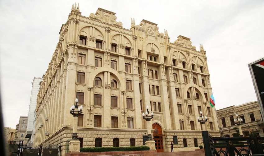 DİN-in qarşısında özünü yandıranla şəxslə bağlı yeni məlumat yayılıb