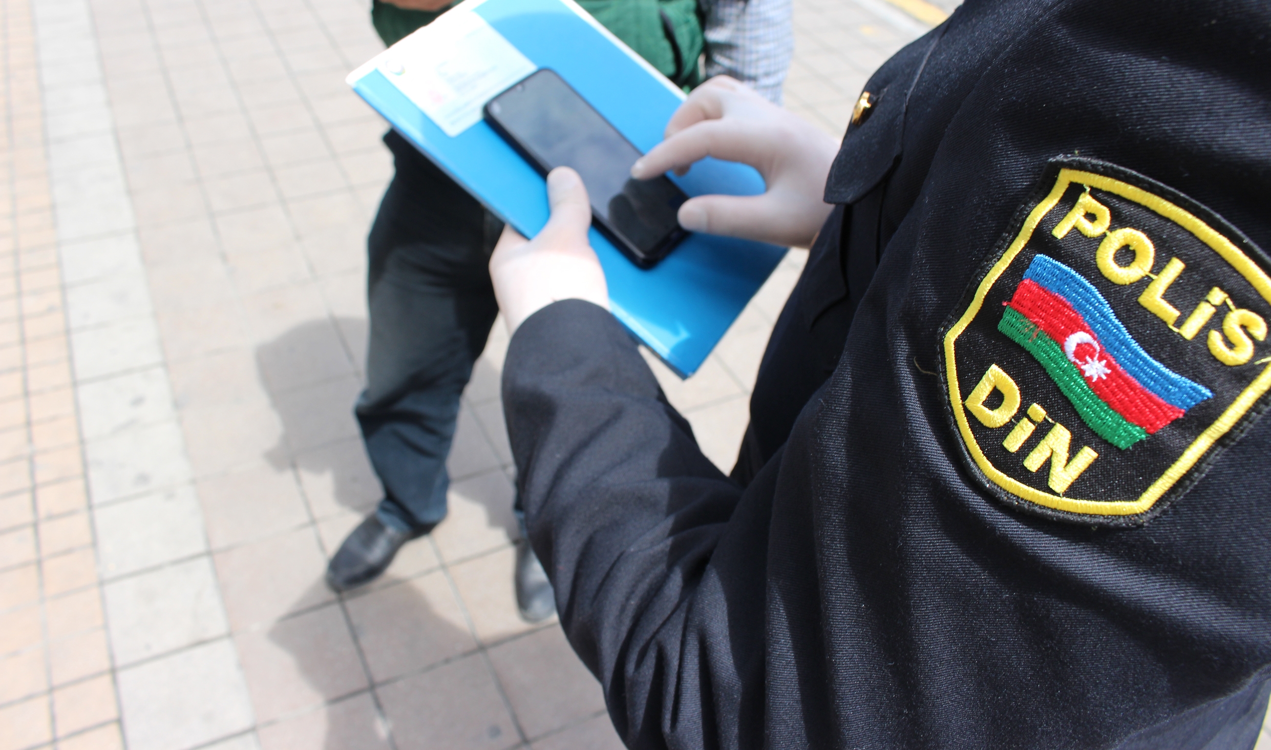 Bakıda bu qaydanı pozan şəxslər 80 AZN cərimələnəcək - VİDEO