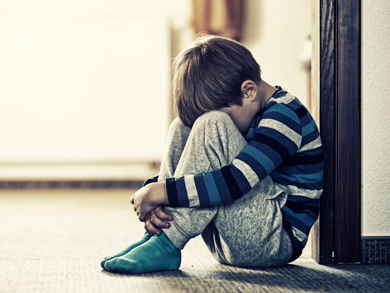 Bakıda 8 yaşlı məktəbli intihar etdi - Məktəbdə incidirdilər...