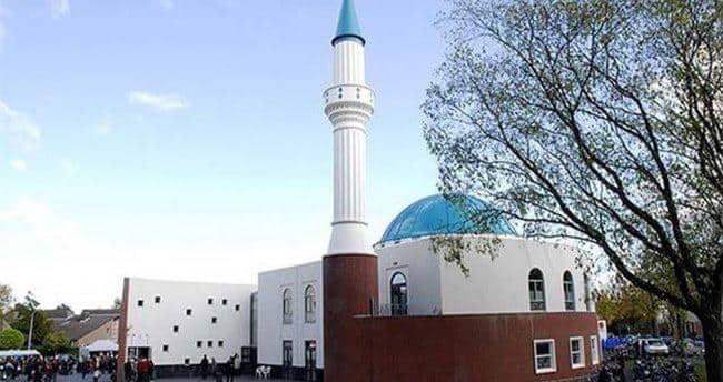 Fransada iki məsciddə İslam əleyhinə yazılar yazılıb