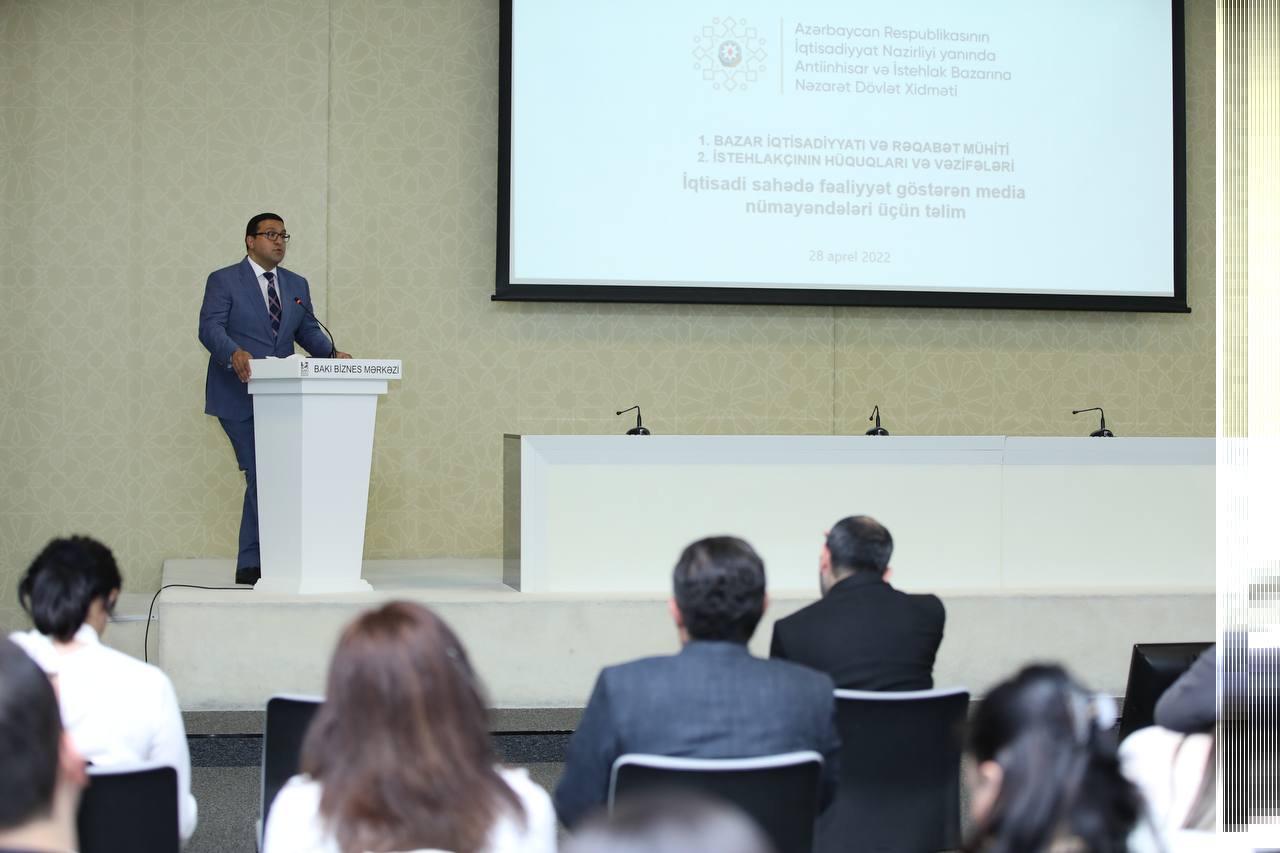 “Bazar iqtisadiyyatı və rəqabət mühiti” və “İstehlakçının hüquq və vəzifələri” mövzularında təlim keçirilib