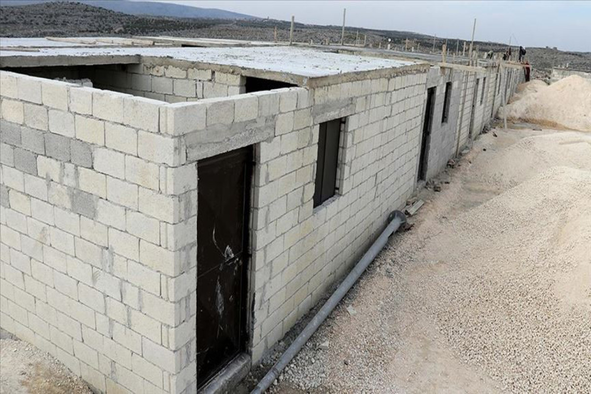 Türkiyə Suriyada qaçqınlar üçün 100 min ev inşa edəcək