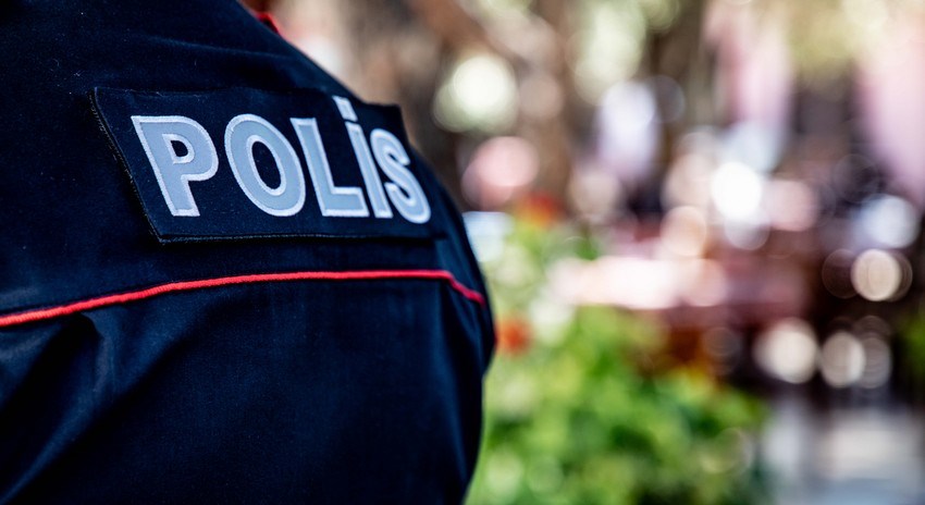 Azərbaycanda narkokuryer polisə atəş açıb, yaralanan var