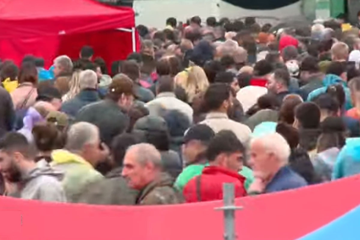 İrəvanda Müqavimət hərəkatının mitinqi başlayıb