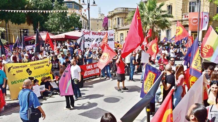 Kiprdə türklər və yunanlar bir araya gəliblər