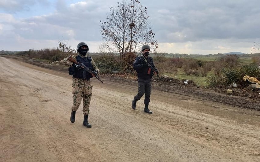 Polis azad edilmiş ərazilərə keçmək istəyən yeniyetməni saxlayıb