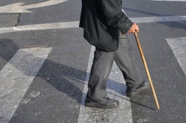 В Баку 60-летний мужчина скончался после падения