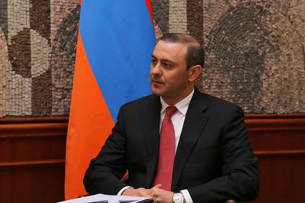 Секретарь совбеза Армении: Вопрос анклавов на переговорах с Баку не поднимался