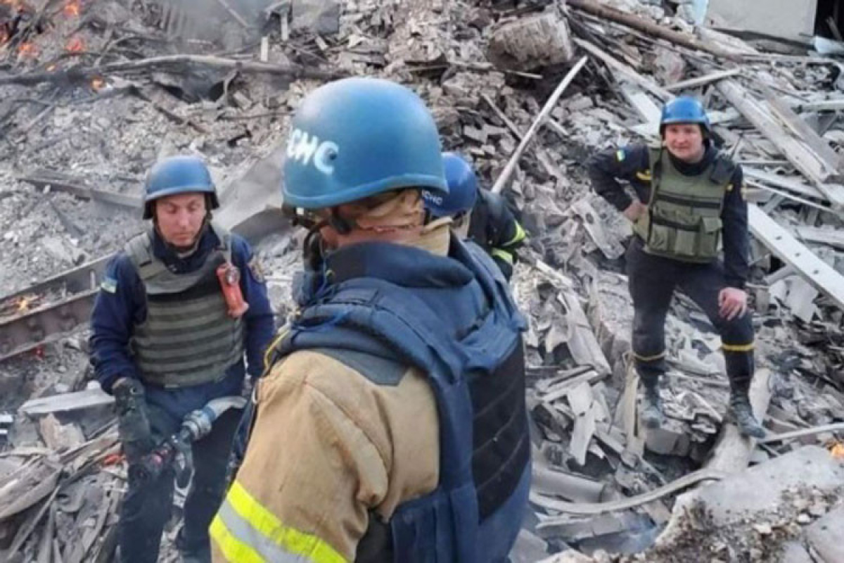 Ukraynada aviazərbə endirilən kənd məktəbində 60 nəfər ölüb