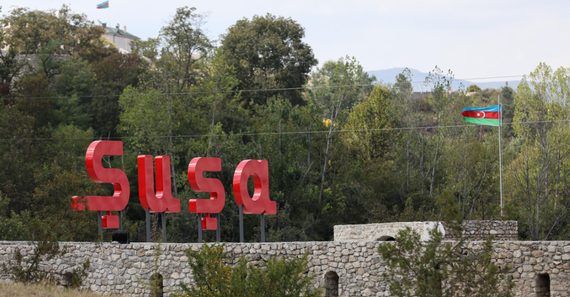 Şuşada Heydər Əliyevin anadan olmasının 99-cu ildönümü münasibətilə fləşmob keçirildi - VİDEO