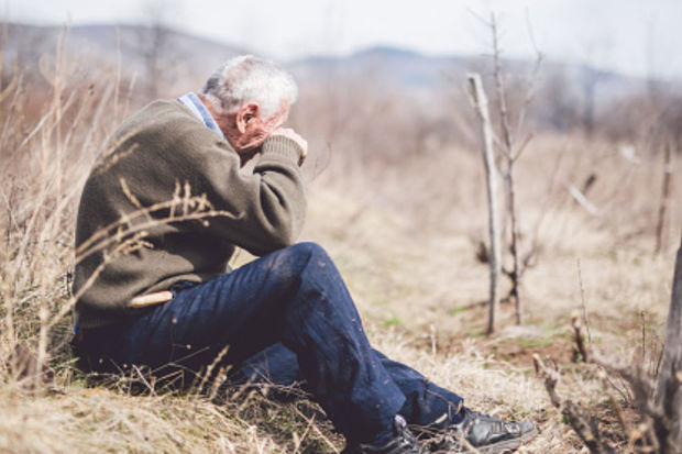 Qubada DƏHŞƏT: “Çörək almısan ki, əl dəyəsən?” dediyi üçün atasını döydü