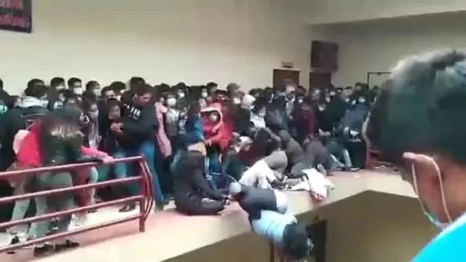Universitetdə izdiham: 4 ÖLÜ 70 YARALI